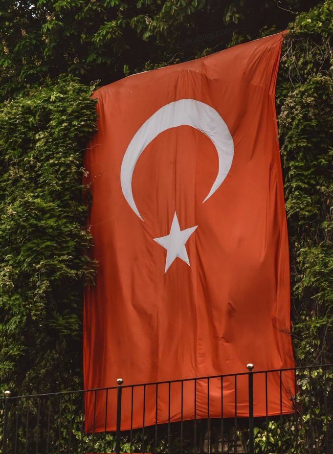 1907medya's tweet photo. • Devletin Adı:Türkiye Cumhuriyeti
• Ülkenin adı: Türkiye
• Devletin dili: Türkçe
• Milletin adı:  Türk Milleti
• Bayrağın adı: Türk Bayrağı

İşine gelmeyen Vatansız köpek varsa s!ktirip gidebilir.. https://t.co/kwJpDH1kqG