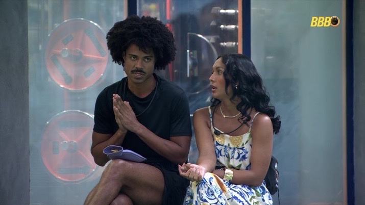 Dantinhas's tweet image. Breno espera que Aline saia hoje.

Maxiane: "Mas tu não acha que vão querer continuar o embate dela com Ana Paula no jogo?"

Breno: "Não, não. Acho que é um embate que não tem muito pra onde ir. Acho que já gastou o que tinha que gastar." #BBB26