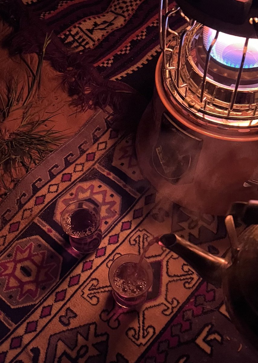 "لا شيء يقتل روح الإنسان مثل تواجده في المكان الخطأ مع الأشخاص الخطأ ."

—لأن الأماكن الخاطئة تجردك الشغف ادعو الله دائمًا أن يهبك مع تمام الشغف صواب المكان.