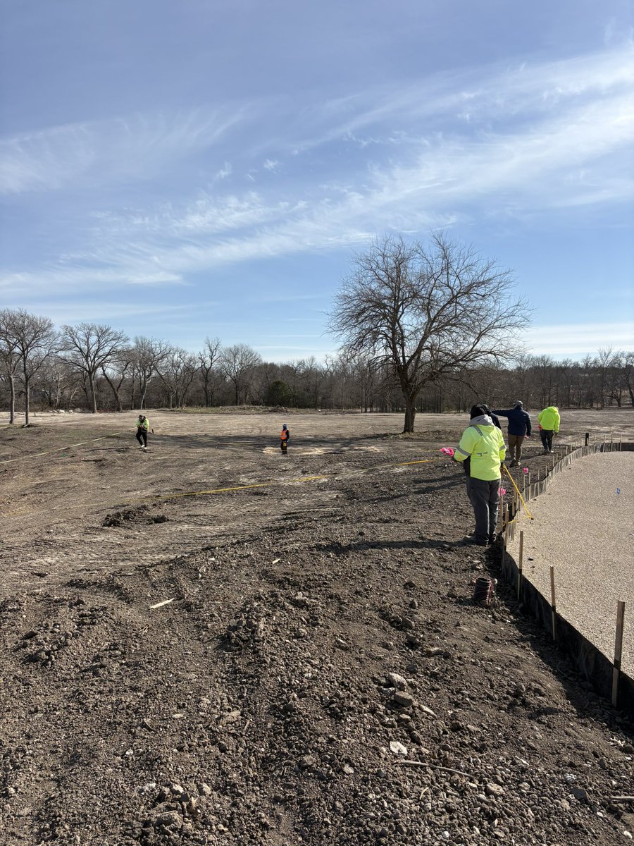 BluejackNatTurf's tweet photo. Great visit at the Ranch enjoyed seeing @LarryCollins_3 and staking the final 3 holes on the championship course. https://t.co/LxmtkUYFLH