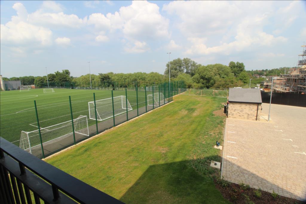 🏠Chapman Way, Hitchin, SG4 0LF🏠
💷ASKING PRICE OF £265,000💷

🛏Welcome to this stunning, luxury 1-bedroom apartment, ideally situated close to the station, making your daily commute effortless and convenient🛏

stonegate-estates.co.uk/Property/Detai…