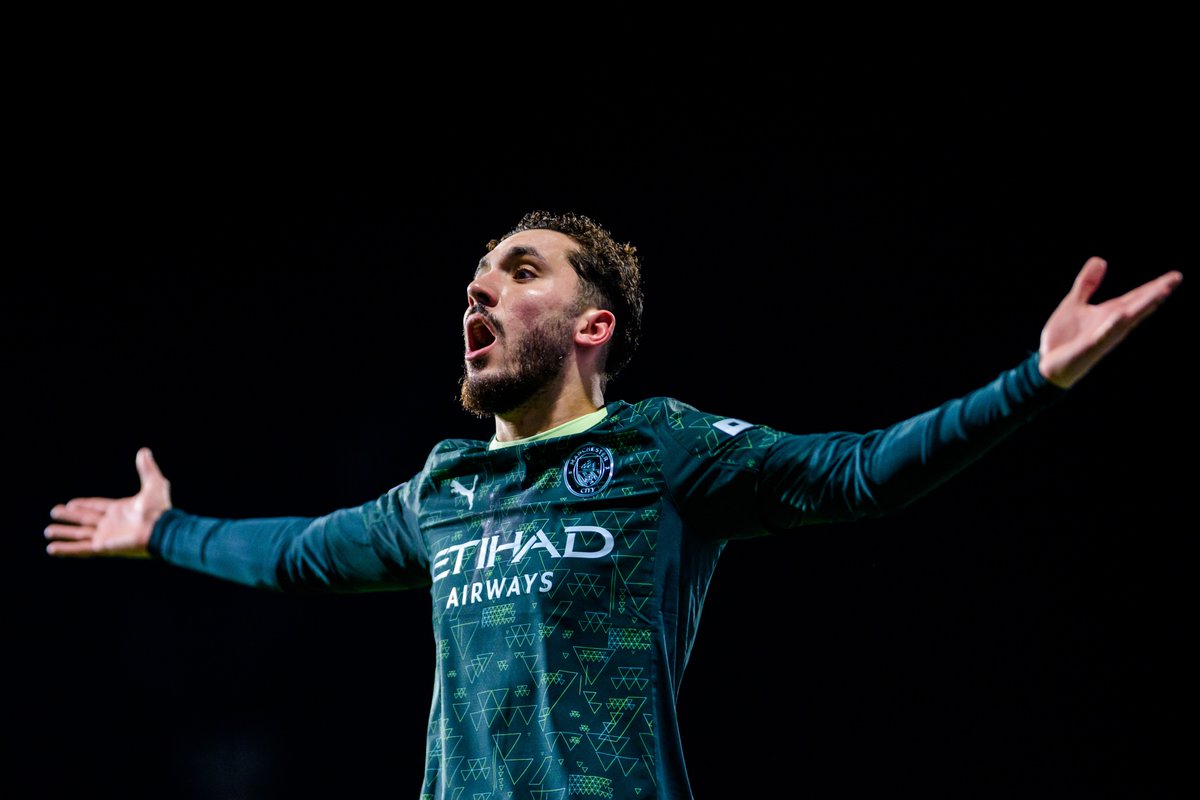 🚨🚨 𝗕𝗢𝗗𝗢 𝗚𝗟𝗜𝗠𝗧 🇳🇴 𝗙𝗔𝗜𝗧 𝗟𝗔 𝗠𝗜𝗦𝗘̀𝗥𝗘 𝗔̀ 𝗠𝗔𝗡𝗖𝗛𝗘𝗦𝗧𝗘𝗥 𝗖𝗜𝗧𝗬 𝗤𝗨𝗜 𝗘́𝗧𝗔𝗜𝗧 𝗜𝗡𝗘𝗫𝗜𝗦𝗧𝗔𝗡𝗧 𝗖𝗘 𝗦𝗢𝗜𝗥 😱😱

Rodri 🇪🇸 exclu, et dépassé par les événements ce soir. ❌

Haaland 🇳🇴 🫥, Cherki 🇫🇷 encore buteur. ⚽️