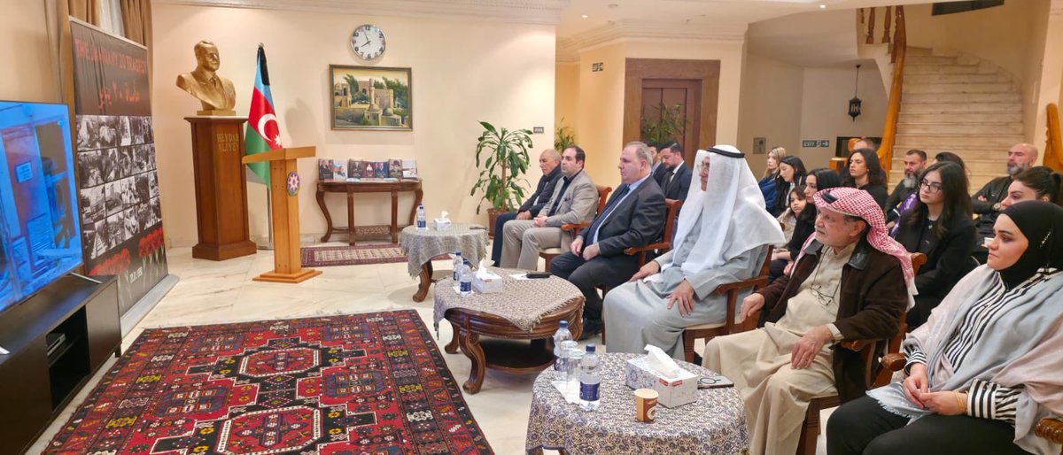 AzEmbKuwait's tweet image. أقمنا في السفارة مراسم إحياء الذكرى المكرسة لمأساة 20 يناير، وأعربنا خلالها عن بالغ الاحترام والتقدير وقدمنا أسمى آيات التكريم لجميع شهدائنا.