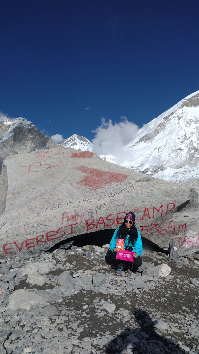 Rotary's tweet image. Andrea Colotla of the Rotaract Mexico City Club trekked to Everest Base Camp to raise awareness and funds for polio eradication.
📆 14 days
 🥾 8-10 hrs/day
 ⛰️ 5,364 m above sea level
Sometimes leadership is simply putting one foot in front of the other 👣 #EndPolio