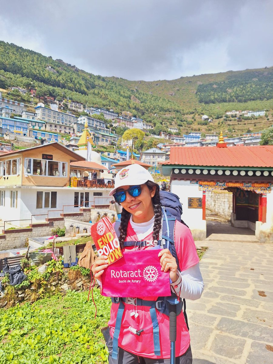 Rotary's tweet image. Andrea Colotla of the Rotaract Mexico City Club trekked to Everest Base Camp to raise awareness and funds for polio eradication.
📆 14 days
 🥾 8-10 hrs/day
 ⛰️ 5,364 m above sea level
Sometimes leadership is simply putting one foot in front of the other 👣 #EndPolio