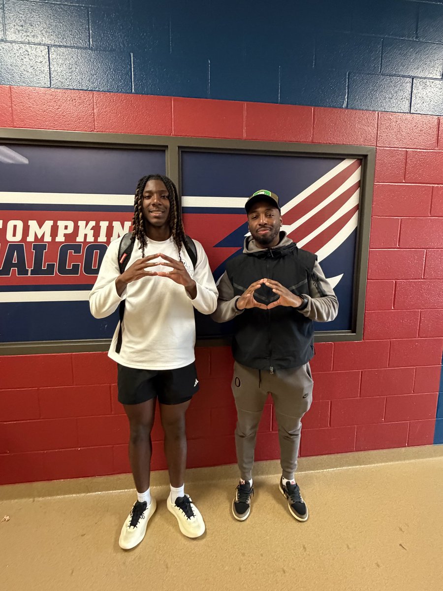 mcvey_todd's tweet image. Thank you Coach Wadood( Oregon)  for recruiting Tompkins! #TFW @othsfalconfb