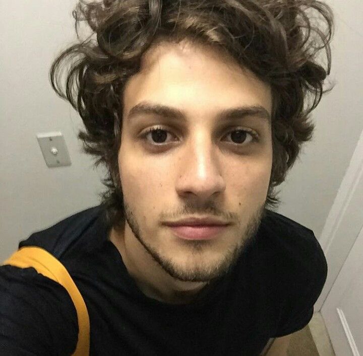 suedefiles's tweet image. Chay Suede em 2016.