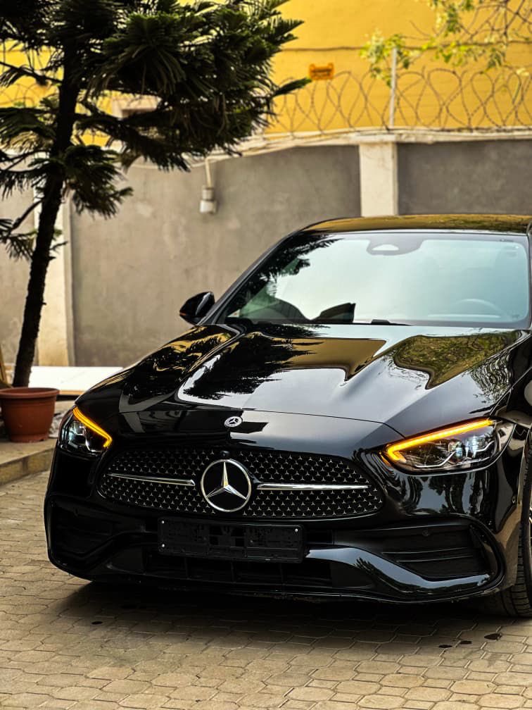 henry_kindness's tweet photo. 2025 Mercedes C300e Plug-in Hybrid
Luxury • Power • Fuel Efficiency
Very clean | Fully loaded
💰 ₦115m
DM if you’re ready.@Mrbankstips @Ekitipikin https://t.co/KfSVCTgeuk