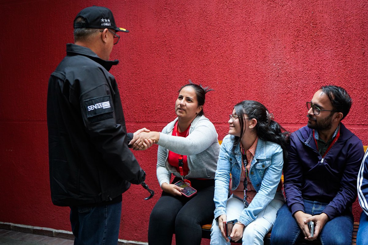 SENIAT_Oficial's tweet photo. ¡AL TRABAJO NO LE GANA NADIE! 🇻🇪❤️

Siguiendo instrucciones de nuestra Presidenta Encargada, Delcy Rodríguez, y con la inspiración de nuestro Presidente, Nicolás Maduro Moros, hoy #20Ene realizamos una visita al Sector de Tributos Internos Maracay para verificar la operatividad… https://t.co/Ib6DTA8ebB