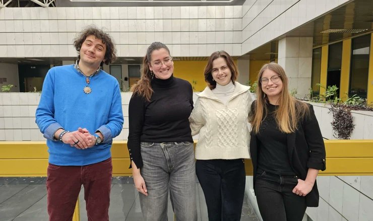 Zanima vas što je o anksioznosti za <a href="/mojHRT/">mojHRT</a> "Glas mladih"  pričala naša Mirjana Soljačić, zajedno s novinarkom Antoniom Ćosić?
 
radio.hrt.hr/prvi-program/o…

Foto: Lara Kamenečki/HRT
Urednica: Ivana Sučić; Autori: Vedran Bošnjak i Iva Habek.