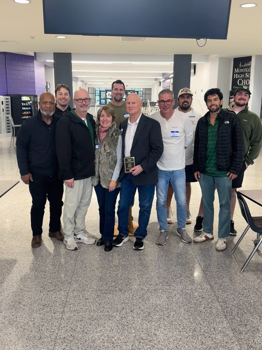 Strake Jesuit tweet media