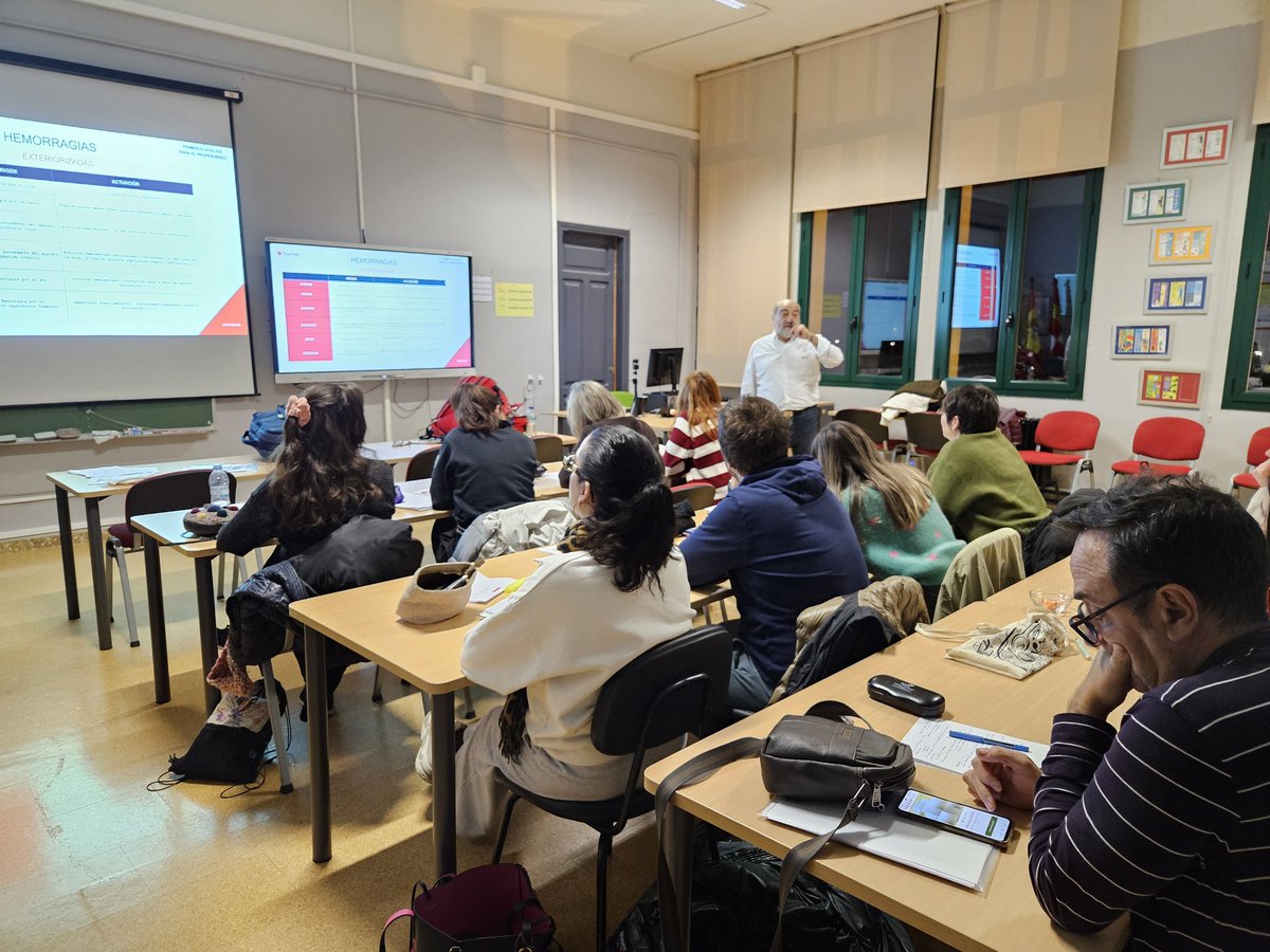 Continuando con el curso: "Primeros auxilios en el entorno escolar", en colaboración con <a href="/CruzRojaBurgos/">Cruz Roja en Burgos</a> 

🩸Profundizamos en el conocimiento de heridas y hemorragias y pautas de actuación 

#formaciónCyL