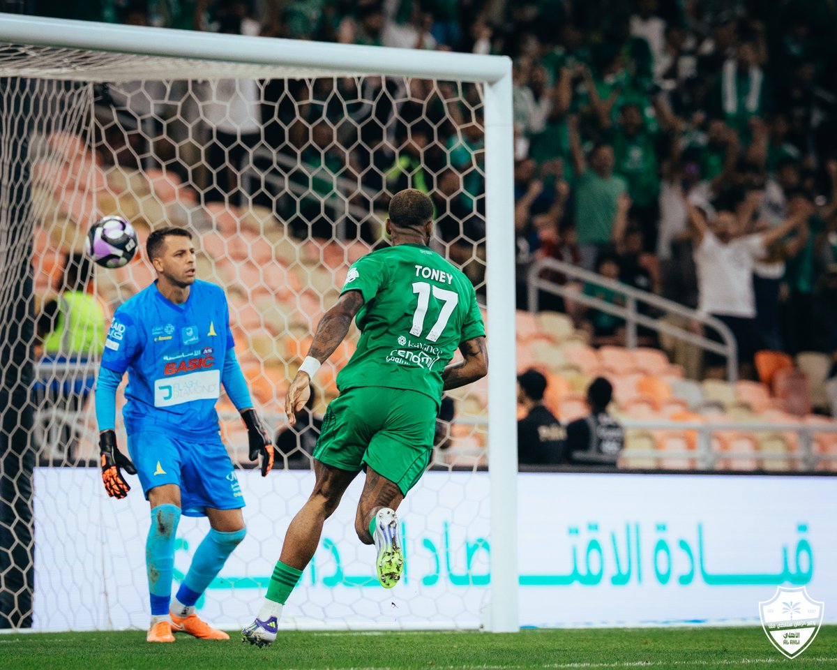 ALAHLI_FCEN's tweet image. Three goals. One name: Ivan Toney 😍

#AlAhli #RoshnSaudiLeague