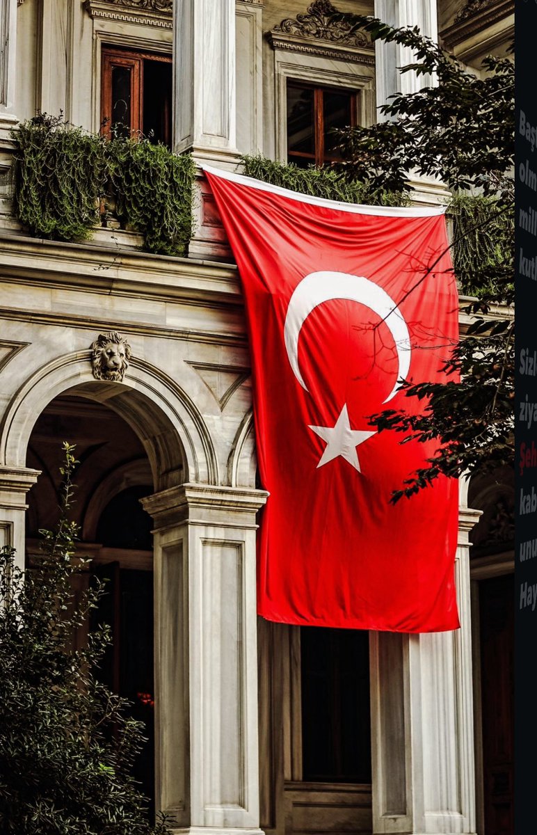 Barış diye kıvıranlar,şimdi gördünüz mü şerefsizler ile barış yapılamayacağını..
Çizgimizden hiç şaşmadık,şaşmayız.
NE MUTLU TÜRKÜM DİYENE!