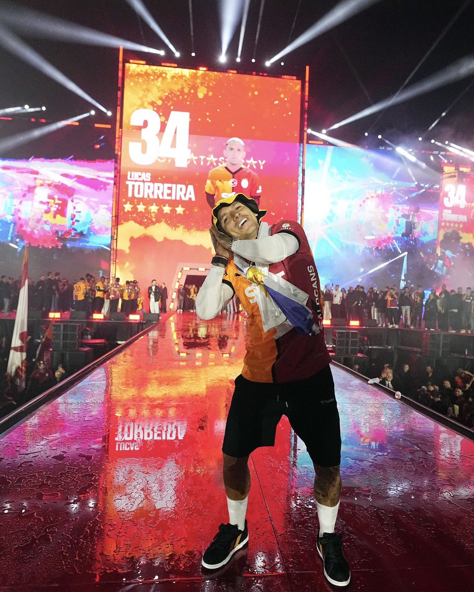 Champion in Madrid and champion in Istanbul 🏆

From Fray Bentos to the world 🇺🇾