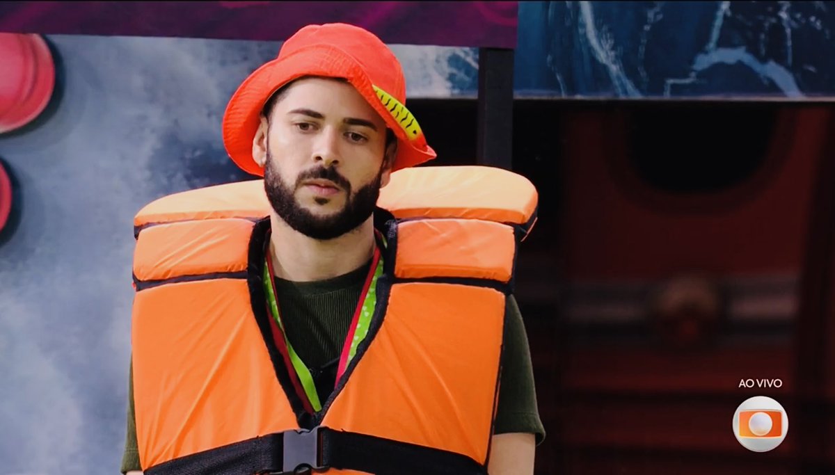 oxemarcelinho's tweet image. O que Marcelo quis dizer ao falar que Jonas “aproveitou de sua vulnerabilidade”?

A crítica do Marcelo é sobre a exposição desnecessária. A ajuda que foi dada em um momento de fragilidade não deveria ser usada depois para rotular, diminuir ou justificar uma punição, muito menos…