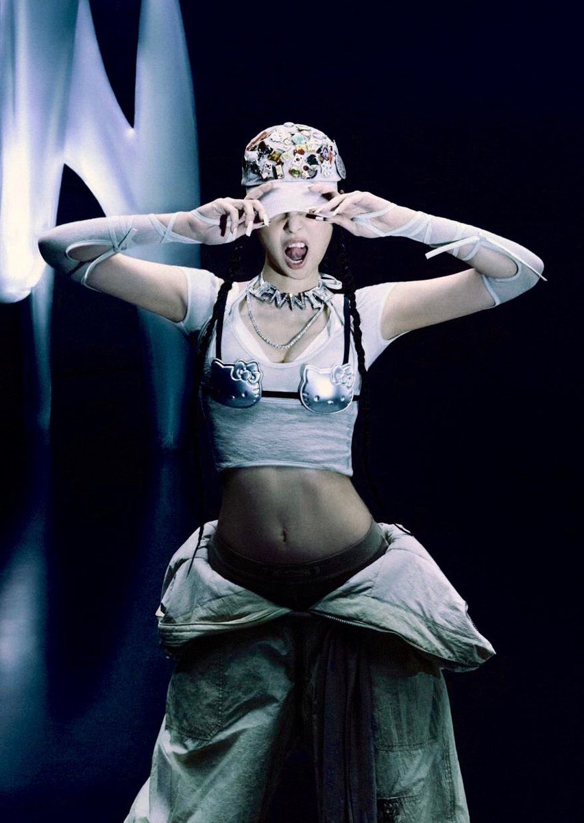 Jennie Chart Data  tweet media