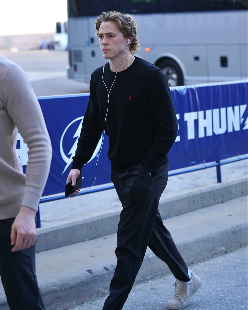 NHL's tweet image. Will Smith: big wired earphones guy