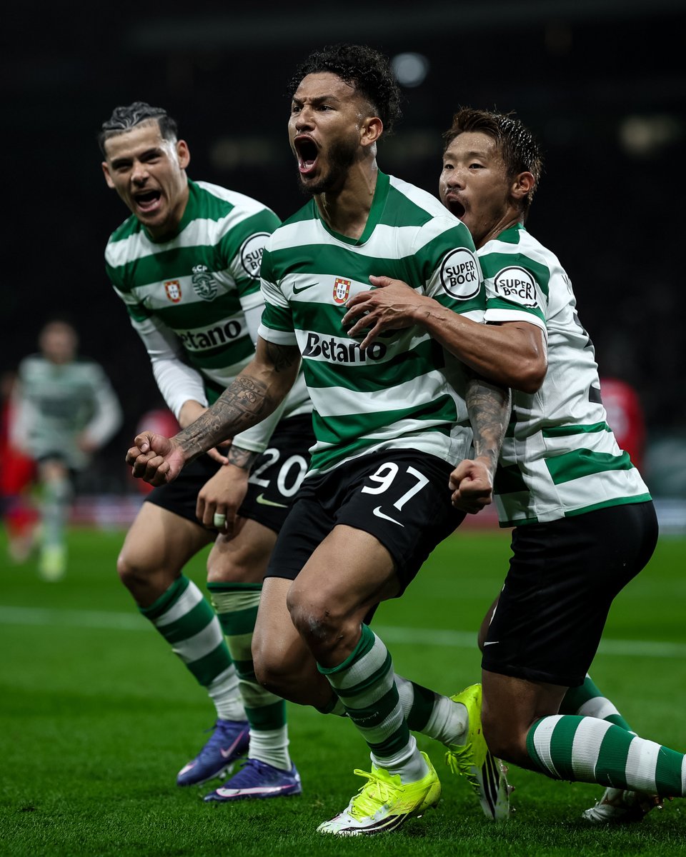 SportingCP's tweet photo. 𝘛𝘢̃𝘰 𝘨𝘳𝘢𝘯𝘥𝘦𝘴 𝘤𝘰𝘮𝘰 𝘰𝘴 𝘮𝘢𝘪𝘰𝘳𝘦𝘴 𝘥𝘢 𝘌𝘶𝘳𝘰𝘱𝘢 🌟💚 #SCPPSG #UCL https://t.co/iuebTrWgdd