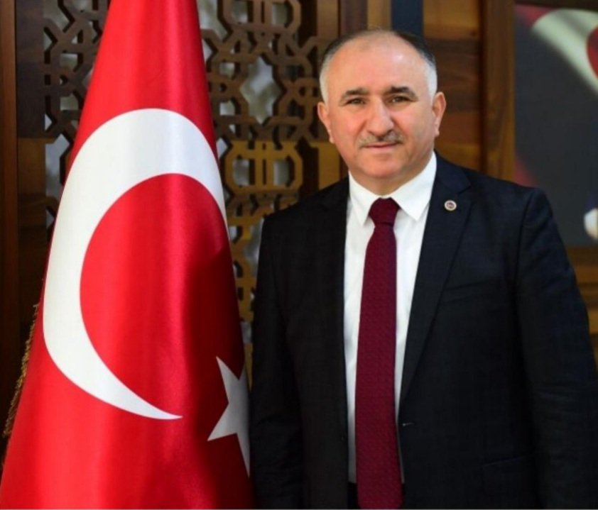 Rengini şehitlerimizin al kanından alan, bağımsızlığımızın timsali şanlı bayrağımıza yapılan alçakça saldırı ve provakasyon terörsüz Türkiye hedefinden asla geri adım attırmayacak,  Türkiye herkesin  teminatı ve hamisi olmaya devam edecektir.🇹🇷🇹🇷🇹🇷