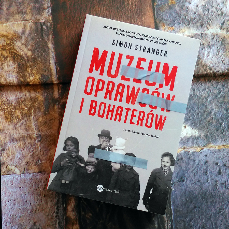 ZapomnianaB's tweet photo. Simon Stranger „Muzeum oprawców i bohaterów”
https://t.co/Qj4y0a9tQ7
#WielkaLitera #historia #wojna #IIwojnaświatowa #książka #SimonStranger #book https://t.co/YQfzlPBfXL