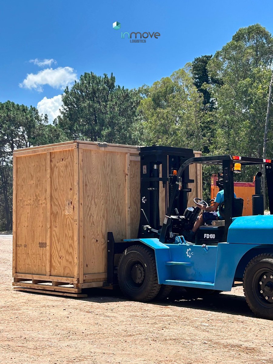 InmoveLogistics's tweet photo. Nueva operativa completada: descarga de contenedores flat rack con mercadería OOG.

Esto es Inmove: esfuerzo, trabajo en equipo, compromiso, soluciones eficientes y desafíos superados 🙌 https://t.co/Ewede1rnab