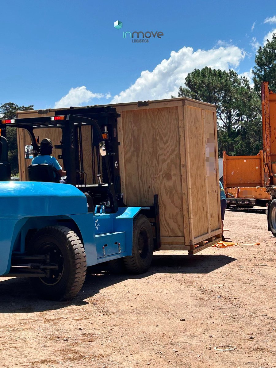 InmoveLogistics's tweet photo. Nueva operativa completada: descarga de contenedores flat rack con mercadería OOG.

Esto es Inmove: esfuerzo, trabajo en equipo, compromiso, soluciones eficientes y desafíos superados 🙌 https://t.co/Ewede1rnab