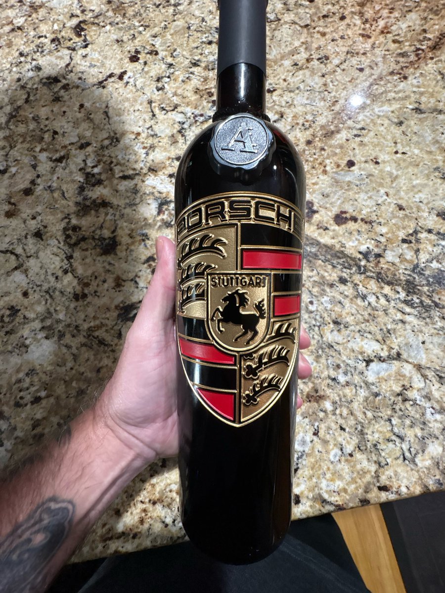 BubbleHead94265's tweet photo. N.V Manos Wine Cabernet Sauvignon. Wondering if I should even open it……. https://t.co/CJA3sqGNS7