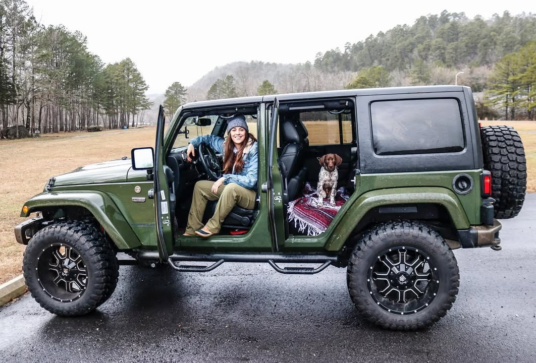 brokenbowdotcom's tweet photo. Road tripping through Oklahoma with her fur-ever co-pilot. Buckle up, it's a tail-wagging, wind-in-the-fur kind of adventure! 🐶🛣️ 
.
.
#brokenbow #brokenbowok #brokenbowoklahoma #hochatown #beaversbend #brokenbowcabins #travelok #travel #vacation #oklahoma
📷jordan_txgirl https://t.co/HTUAyX4q2c