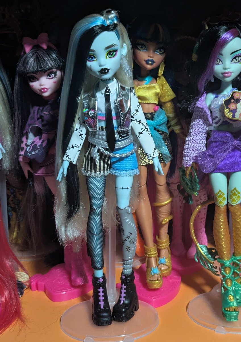 dollyknife's tweet image. They're cute but the jacket is so stiff and feels like it's made out of the cheapest plastic they could find