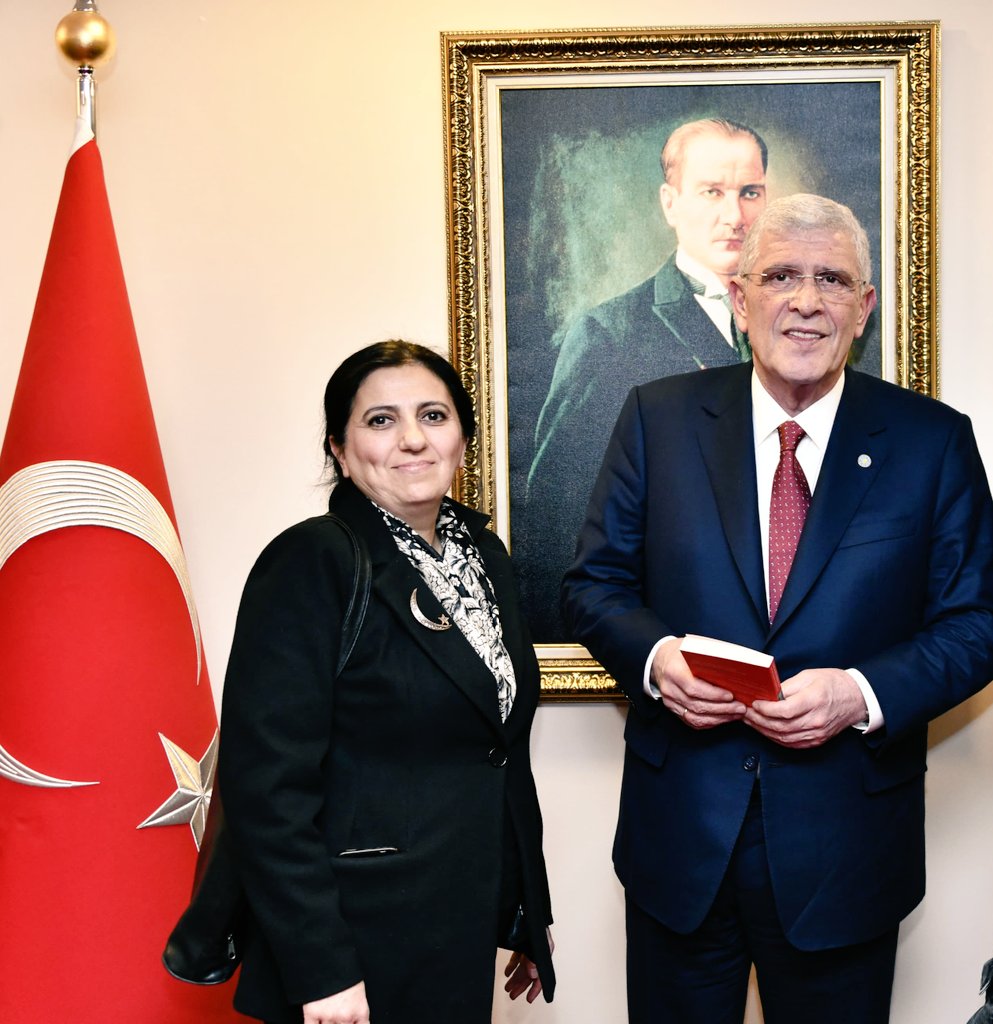 İYİ Parti 4.⁠ ⁠Olağan Kurultayımız partimize ve ülkemize hayırlı olsun. 
Yeniden Genel Baskanlığa seçilen Genel Başkanımız Sayın Müsavat Dervişoğlu’nu tebrik ediyor başarılar diliyorum. 
Yolumuz açık ve aydınlık olsun. 
🇹🇷☀
<a href="/MDervisogluTR/">Müsavat Dervişoğlu</a> 
<a href="/iyiparti/">İYİ Parti</a>