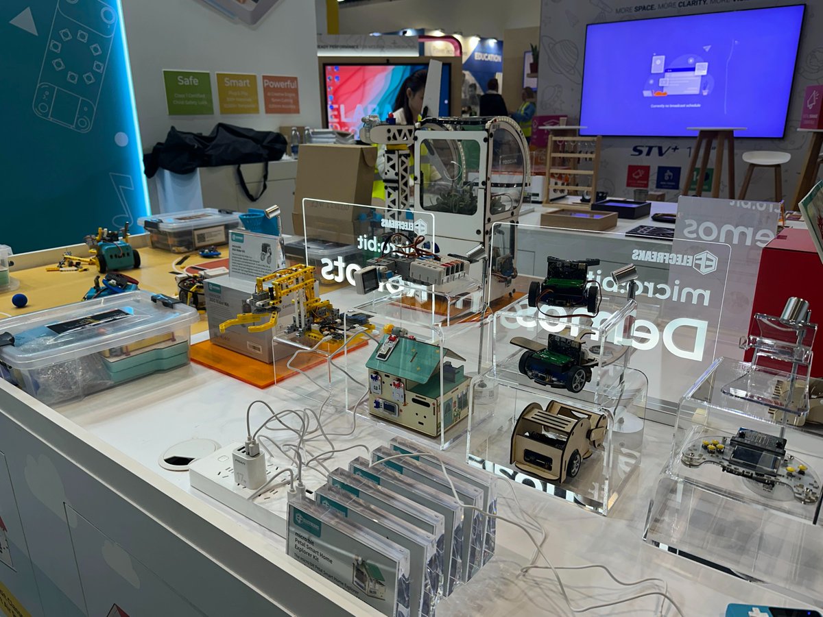 elecfreaks's tweet photo. Everything is ready! Welcome to visit and exchange ideas at NG50!🙋

#elecfreaks #bett2026 #microbit #STEMforKids #KidsWhoCode #RobotBuilding #FutureInventors #CodingForKids #EducationForAll https://t.co/GHsD4K7Yar
