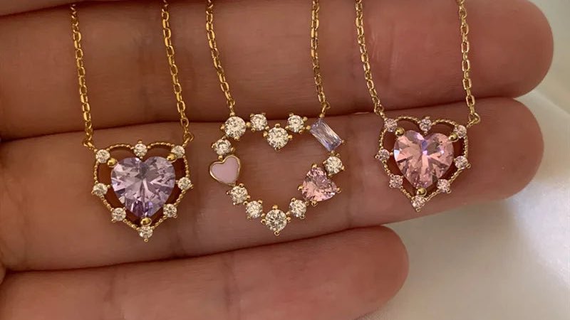 aesttics's tweet image. heart shaped necklaces