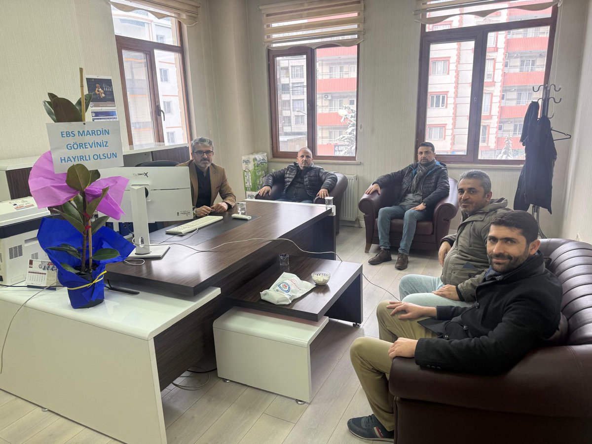 İl Başkanımız Abdulselam DEMİR ve İl başkan vekilimiz  Şeyhmus DEMİR'in katılımıyla, görevlerine yeni başlayan İlçe milli eğitim müdürü  Mehmet Şah AYDINER ve Şube müdürü Ramazan ABİŞ'e hayırlı olsun ziyareti gerçekleştirdik.  Müdürlerimize görevlerinde başarılar dileriz.