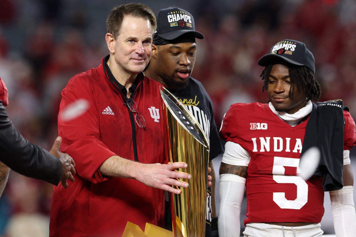 TheSDSPod's tweet photo. National championship pod! National championship pod!

🏈 @cjogara recaps his unforgettable night in Miami
🏈 What Indiana just did for college football
🏈 Why "the next Indiana" probably doesn't exist
🏈 Way-too-early Top 10 for 2026

Watch: https://t.co/MtZFXUHm79 https://t.co/y70YG0drdw