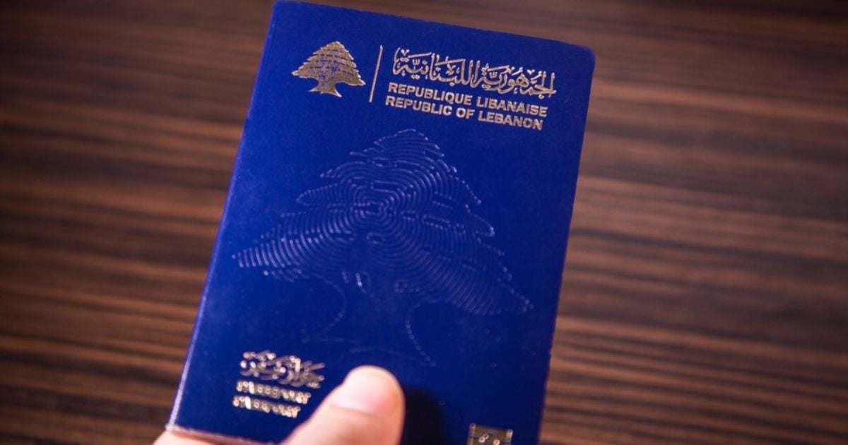 YasserAli's tweet image. #العنصرية_في_لبنان تتكرّر.

فلسطينيون مُجنَّسون بقرار 1994
لا يُعامَلون كلبنانيين كاملي الحقوق،
بل كمواطنين درجة ثانية.

بعد 30 عاماً من التجنيس،
يُمنع اللبناني المُجنَّس من منح الجنسية لزوجته #الفلسطينية،
فيما يُسمح بذلك لغيره من اللبنانيين.

الأخطر: سحب جنسيات زوجات
تحت ضغط قوى…