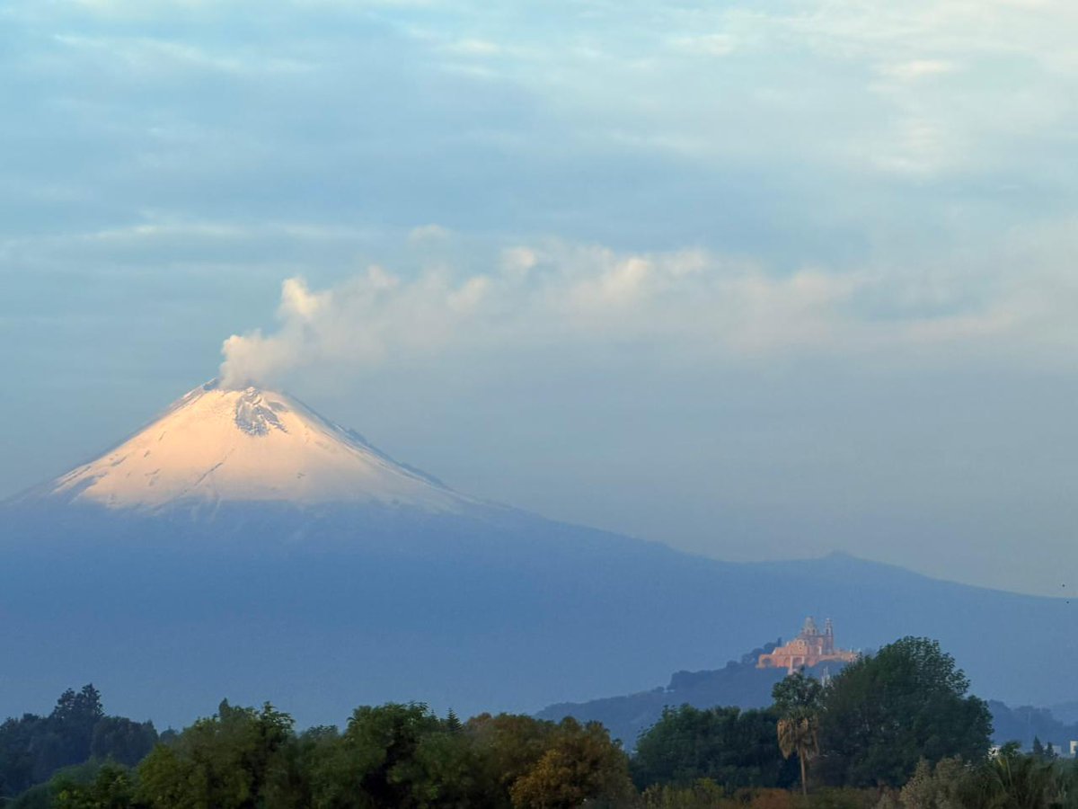 🌋 Puebla se muestra fuerte, hermoso y en paz.

El #Popocatépetl nos inspira a seguir con fuerza y gratitud, porque cada día ofrece motivos para admirar lo que somos y hacia dónde vamos.
#PensarEnGrande #PorAmorAPuebla