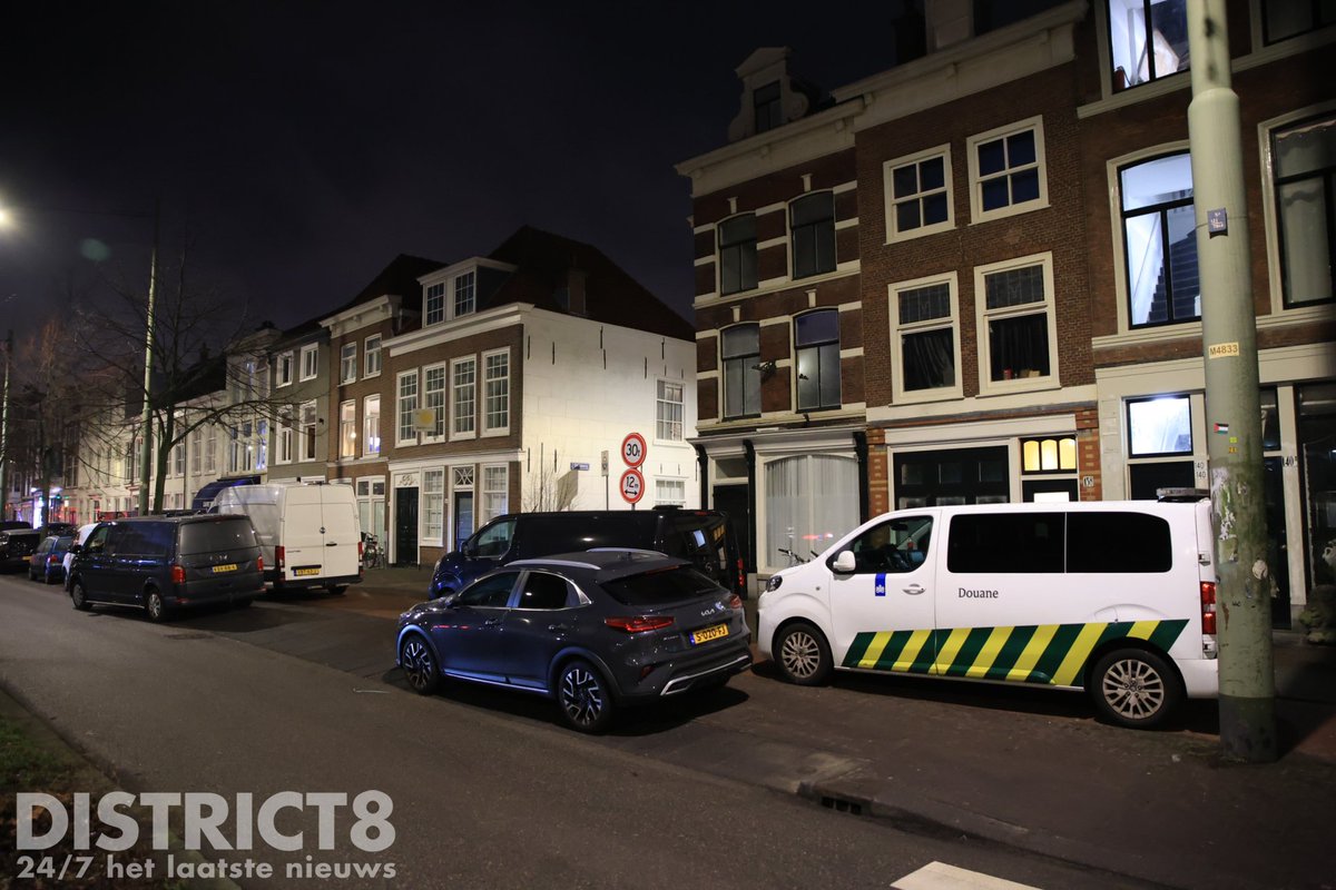 Politie-inval bij Café Triple B in Den Haag