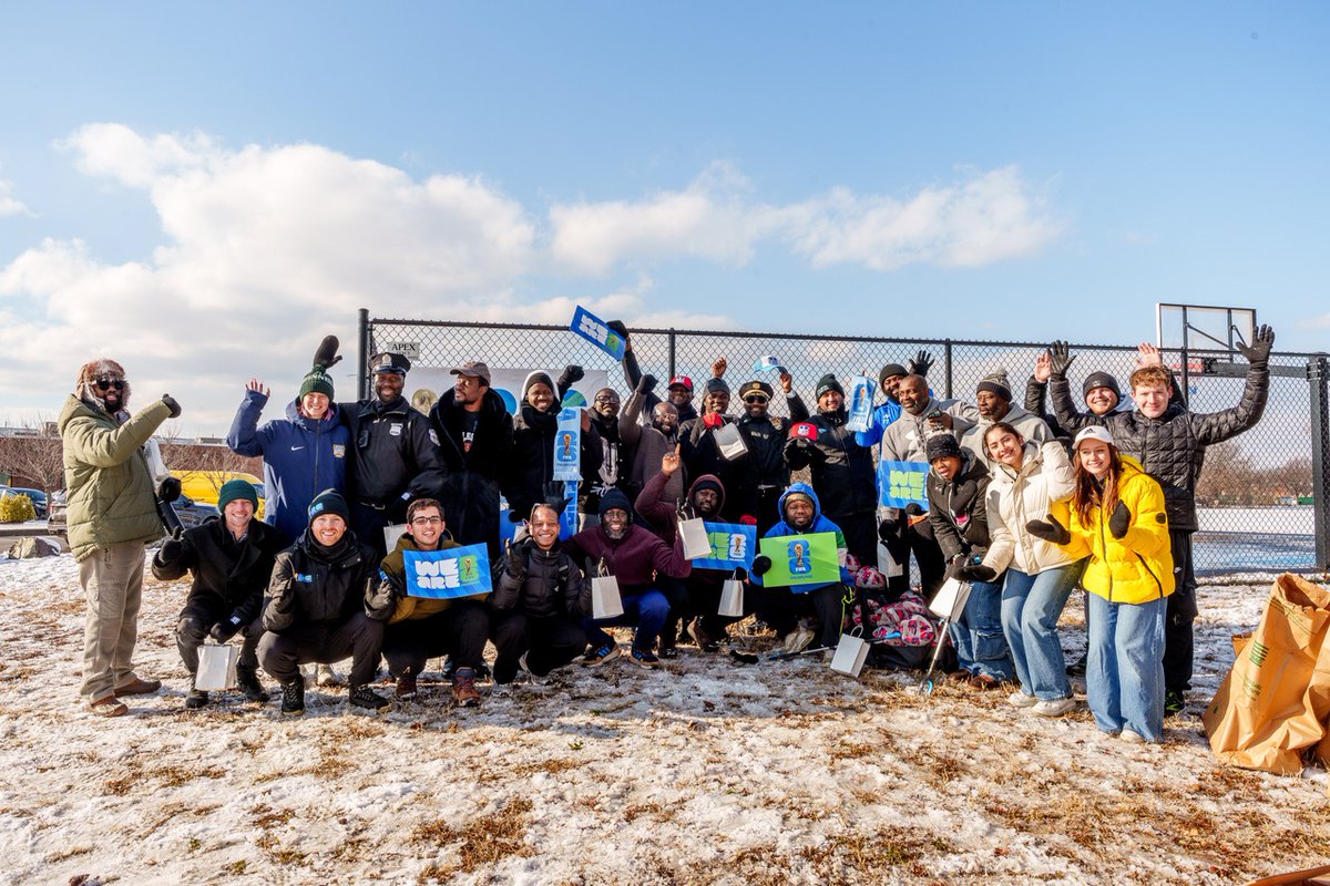 FWC26Philly's tweet image. We spent #MLKDay at Suffolk Park with Salone FC, working together to support the community they serve in Southwest Philly.

Thank you to Salone leadership, our Rising Stars Academy alumni, @PhilaParkandRec, and @EPAYouthSoccer for joining us in honoring Dr. King through service.