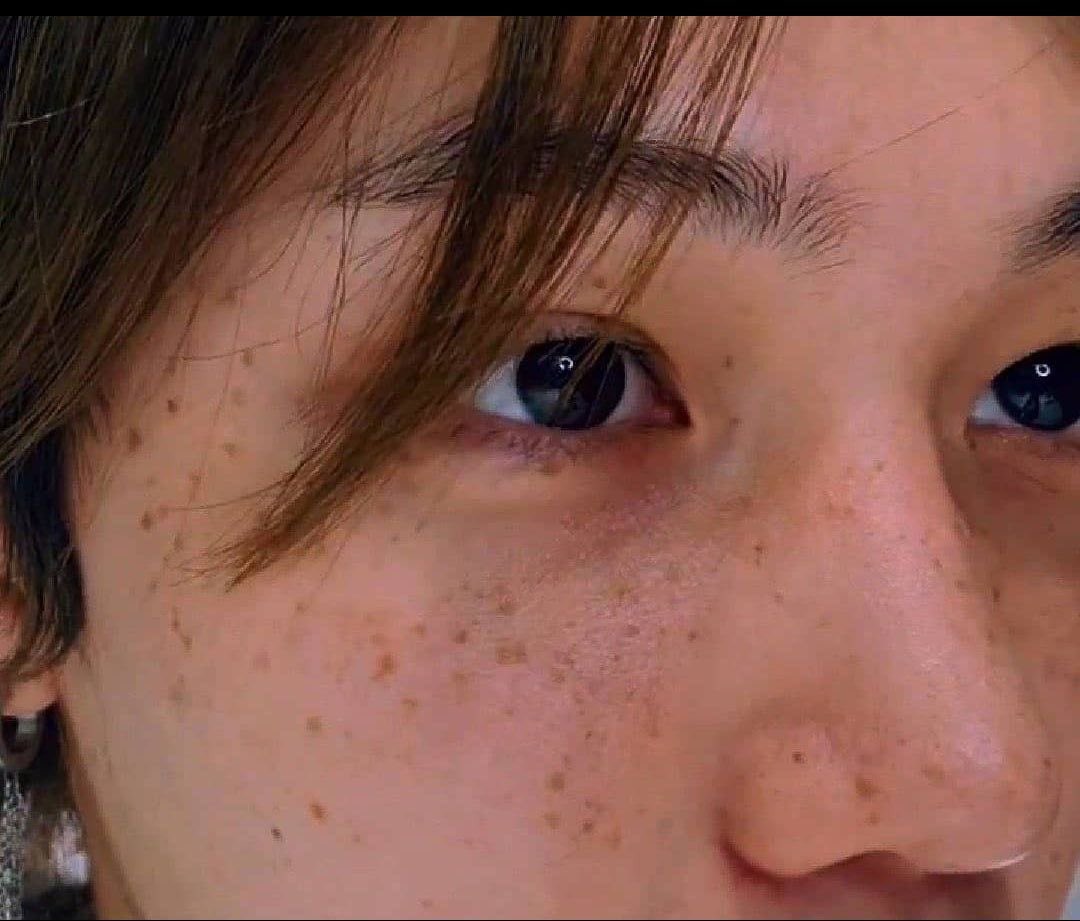 lixmusicmuse's tweet image. my pretty freckled baby 🤎