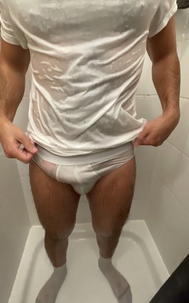 tallgerman's tweet photo. Gave him a golden shower 💦 https://t.co/dRh4qujEDz