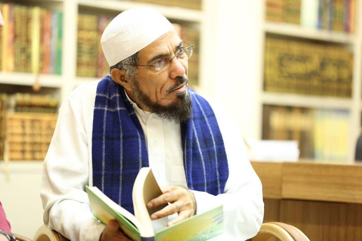 aalodah's tweet image. والدي د. #سلمان_العودة في زنزانة انفرادية منذ قرابة تسع سنوات عانى فيها صنوف العذاب والإهمال الصحي.. لدرجة أنه مؤخراً في فترة البرد يحرمونه من لبس مايدفئه..

في سجن علني (وليس سرّي) اسمه سجن الحائر بالرياض..!