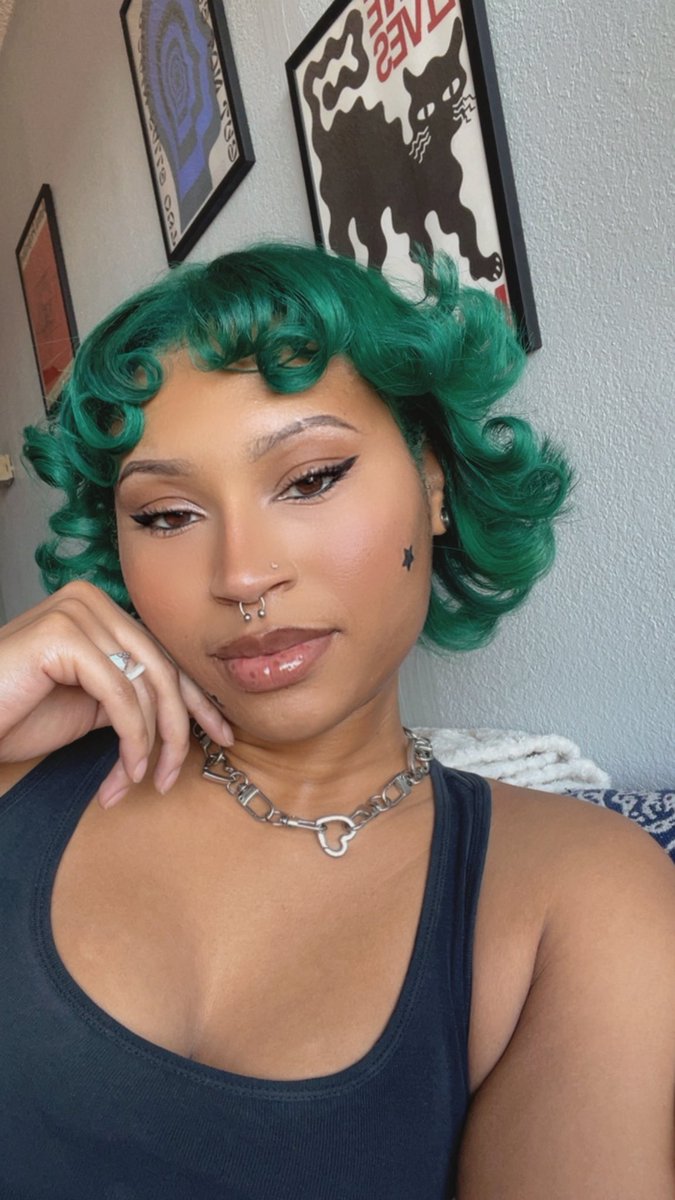 i love weed,
i wish i was a weed.. 🍃