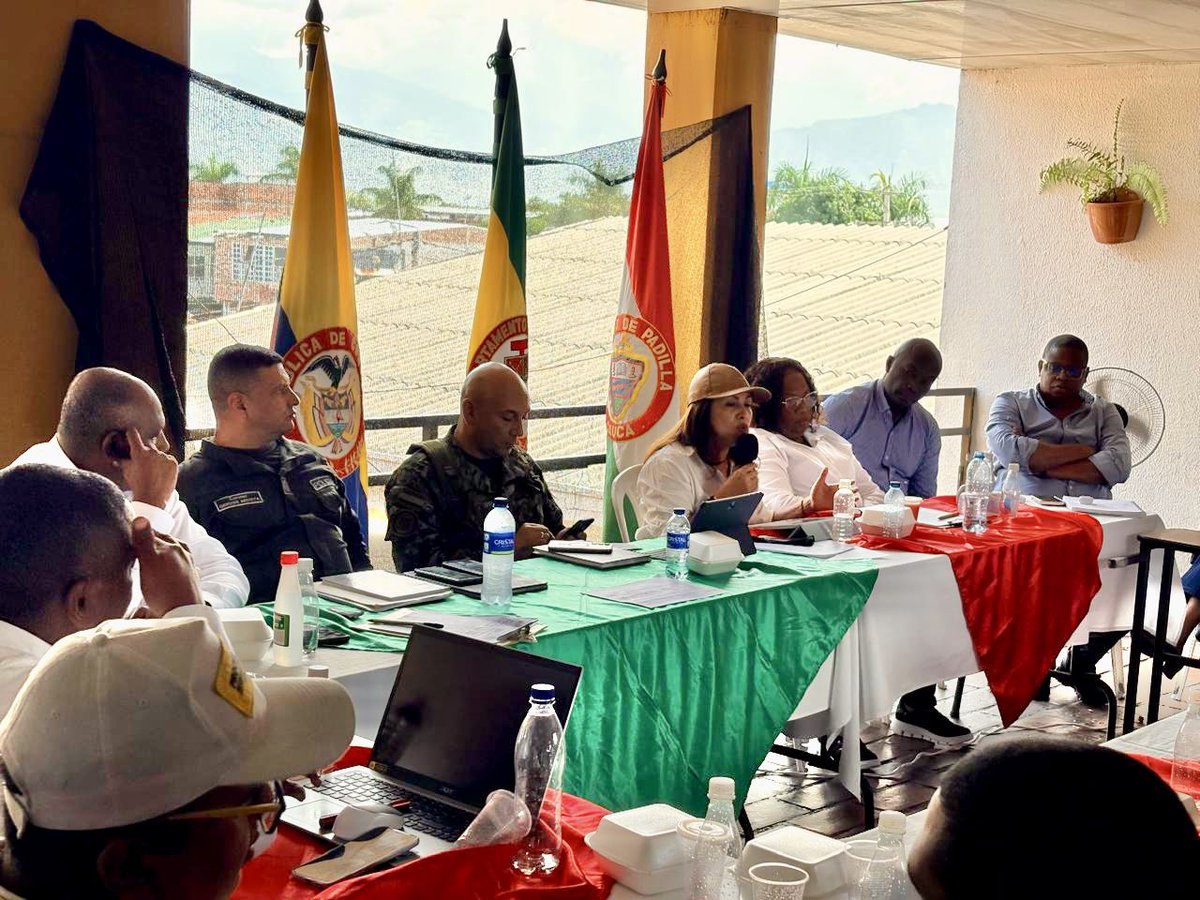 PoliciaCauca's tweet photo. participamos en un Consejo de Seguridad con los alcaldes municipales del Norte del Cauca, la Secretaría de Gobierno del Cauca @GobCauca, autoridades civiles y Fuerzas Militares, con el fin de analizar la situación de orden público y convivencia en la región.

Durante este espacio se fortaleció la articulación interinstitucional, definiendo acciones y estrategias conjuntas orientadas a garantizar la seguridad y tranquilidad de las comunidades.
#Democracia #Seguridad #S2D
