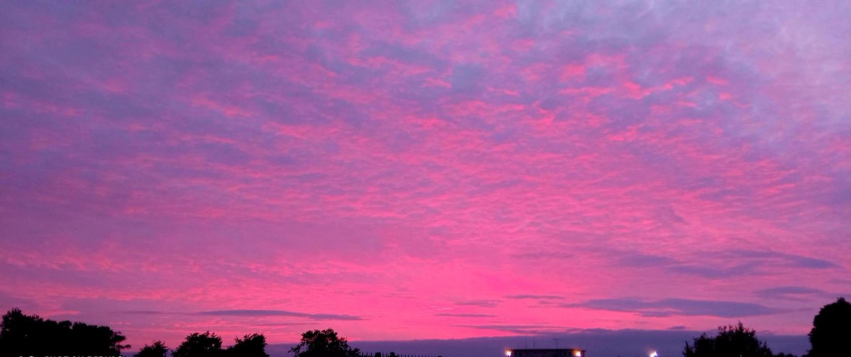 ga99178608's tweet photo. "That was her magic—she could still see the sunset, even on the darkest days."
Atticus
#suntset #nature #sky https://t.co/GkCrMfPLWa