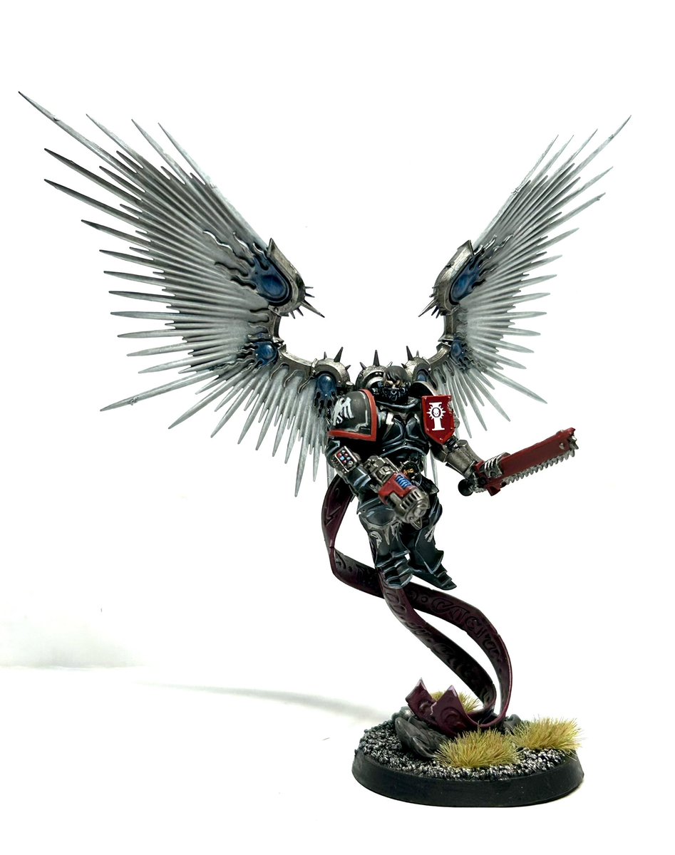 averagepaints's tweet image. Deathwatch Captain with jump pack. A return to the Smash Captain days of old with this Stormcast conversion! Just need to order some more magnets for his base so he’ll actually stand up! #WarhammerCommunity #PaintingWarhammer