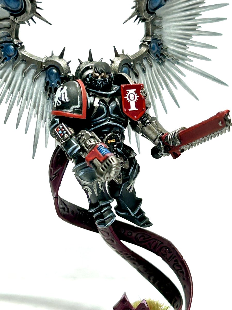 averagepaints's tweet image. Deathwatch Captain with jump pack. A return to the Smash Captain days of old with this Stormcast conversion! Just need to order some more magnets for his base so he’ll actually stand up! #WarhammerCommunity #PaintingWarhammer