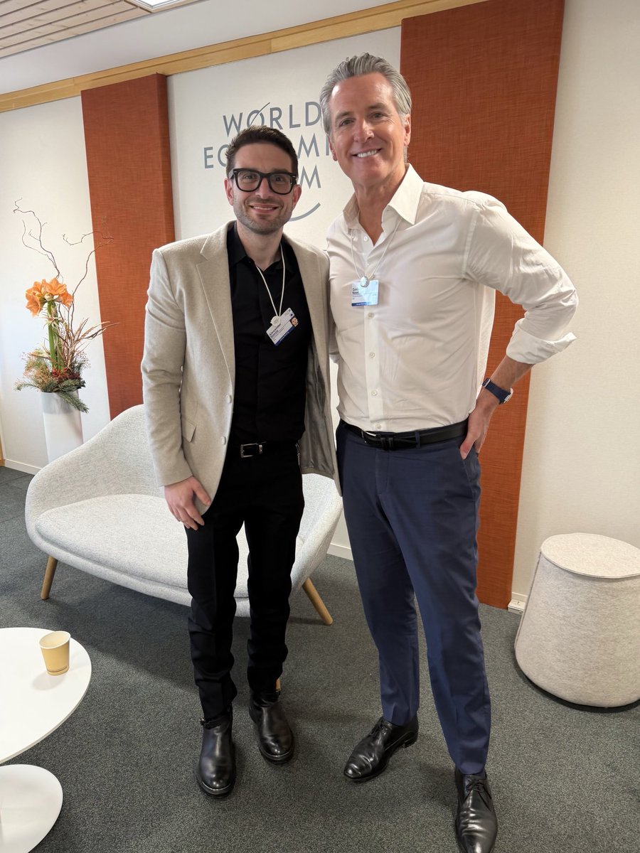 AlexanderSoros's tweet image. Great catching up with the real star of the 2026 World Economic Forum, my friend Gavin Newsom.

So glad he’s here calling out world leaders for believing appeasement works when it comes to Trump. It doesn’t. It only emboldens him to become more chaotic and destructive.

World…