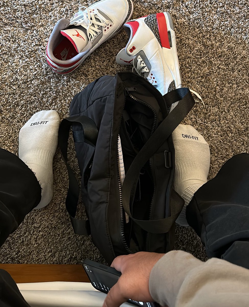 wuhthehell's tweet image. me and my purse against the world