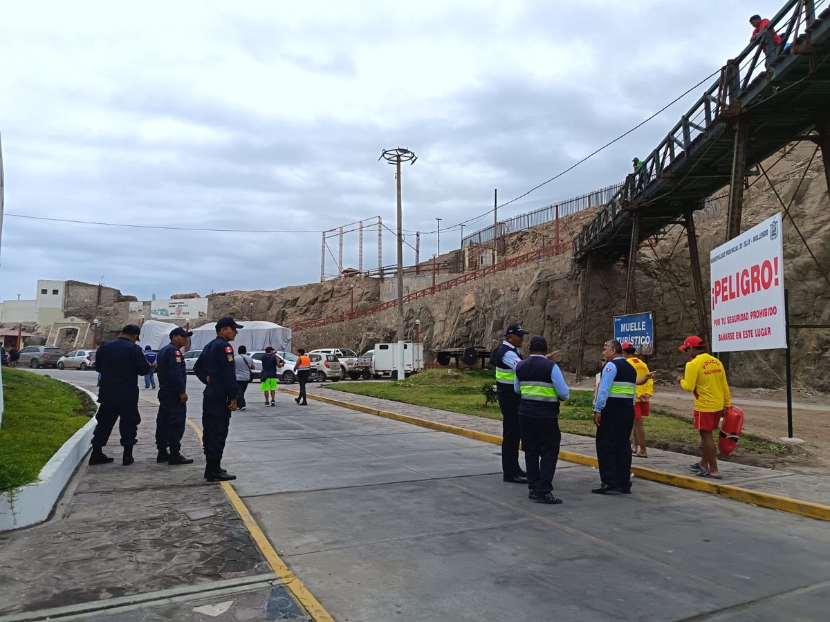 MGP_DICAPI's tweet image. Se llevó a cabo un operativo interinstitucional en las playas del distrito de Mollendo, orientado al ordenamiento de las actividades recreativas y a la preservación del espacio público costeo. acortar.link/XqUa2j